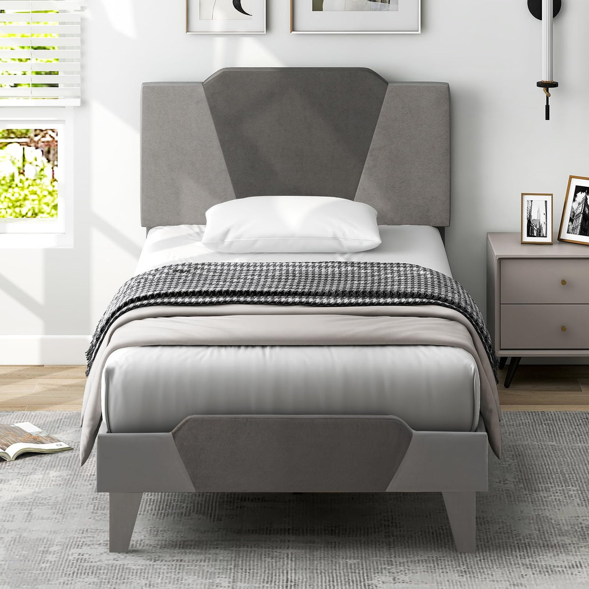 Goflame Queen/Full/Twin Size Velvet Upholstered Bed Frame with Headboard